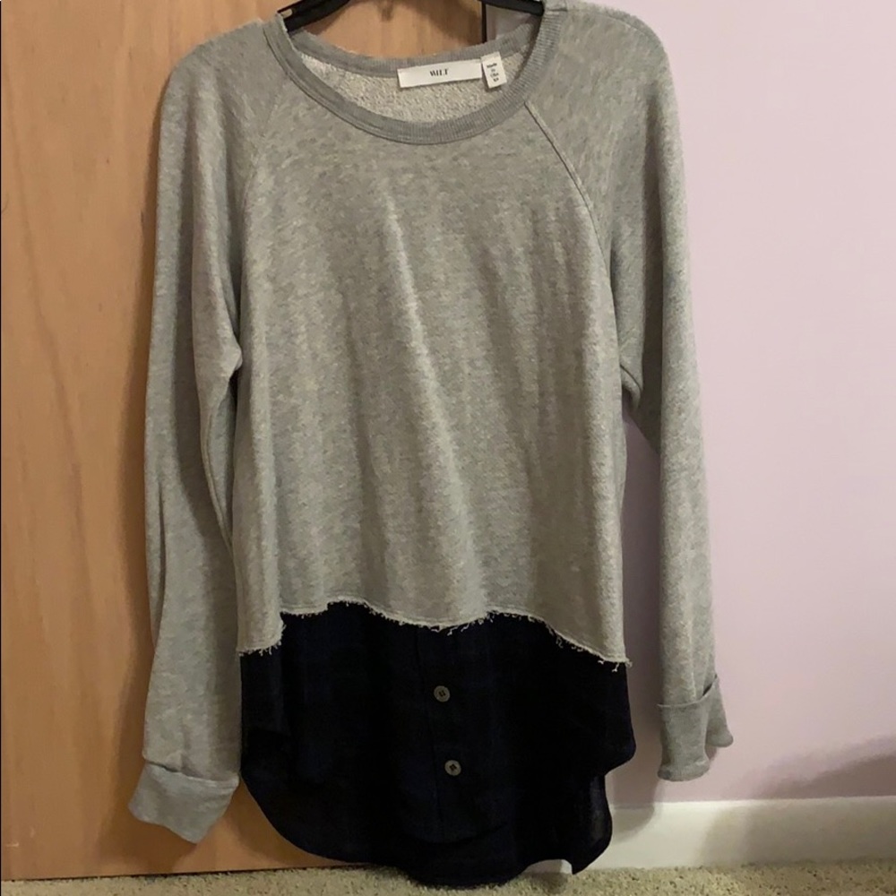 Wilt long sleeve sweater